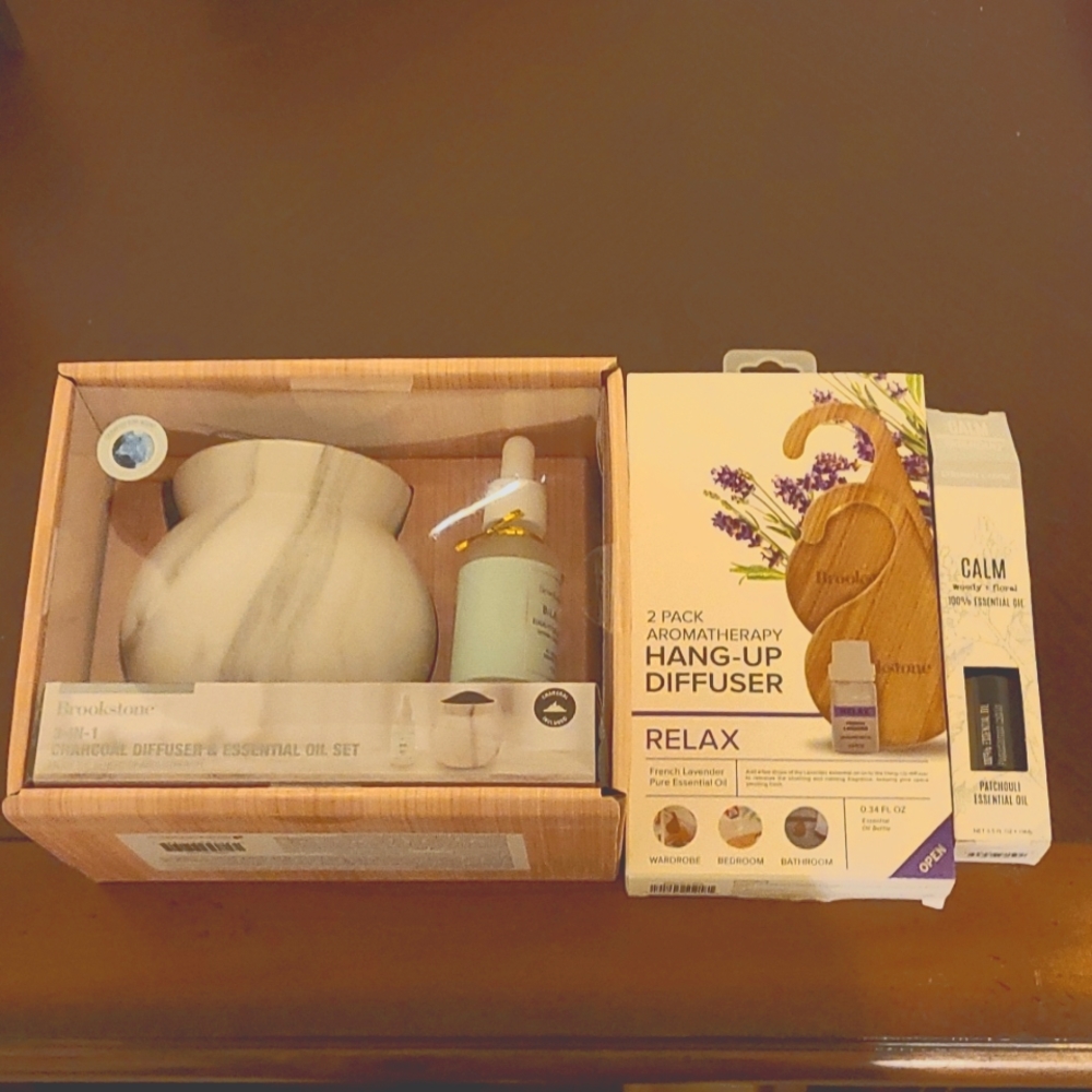 Brookstone 3-in-1 Diffuser and Hang-up Diffuser